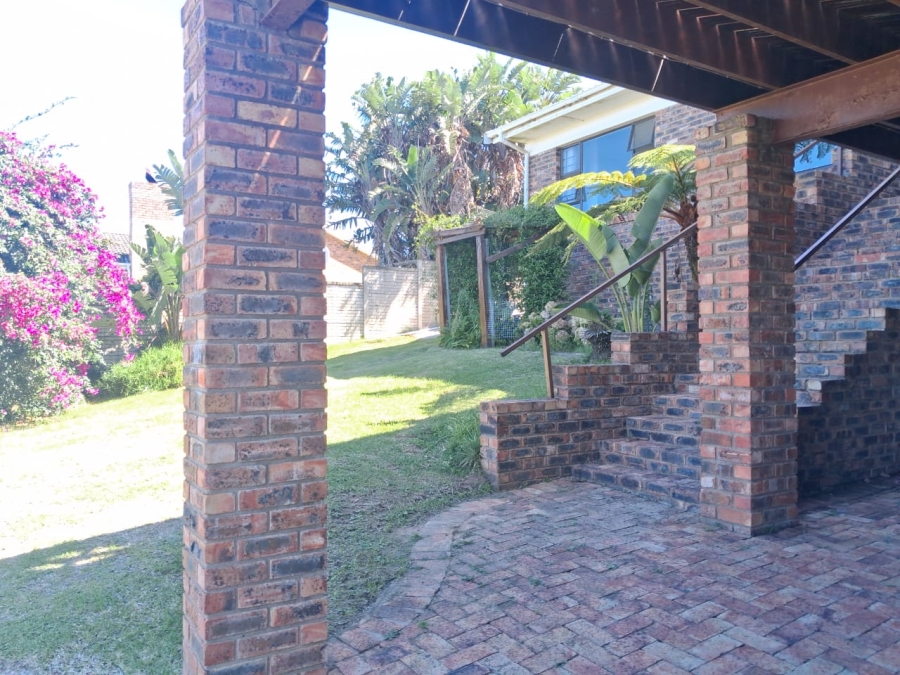 To Let 3 Bedroom Property for Rent in Winterstrand Eastern Cape